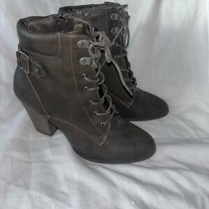 Daisy Fuentes  Lace-Up Boots